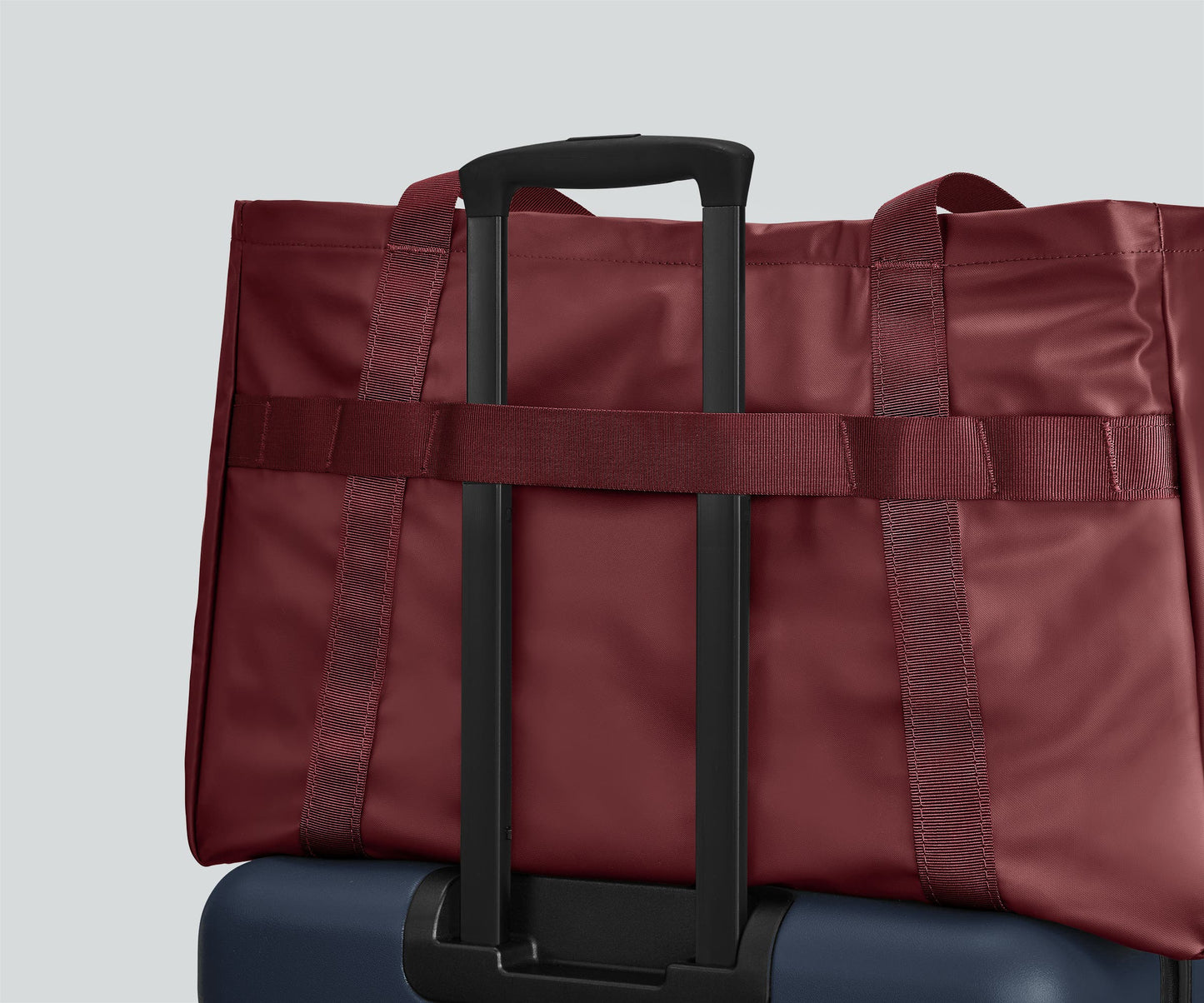 Active Tote 45L in Burgundy Red