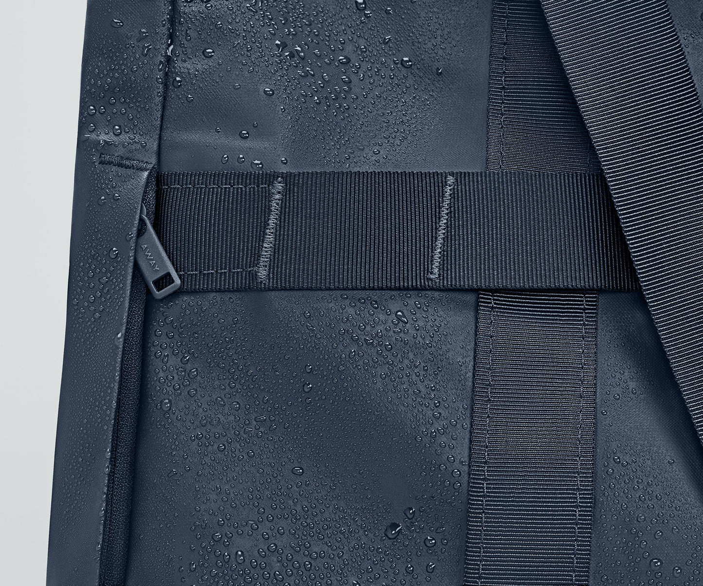 Active Tote 45L in Navy Blue