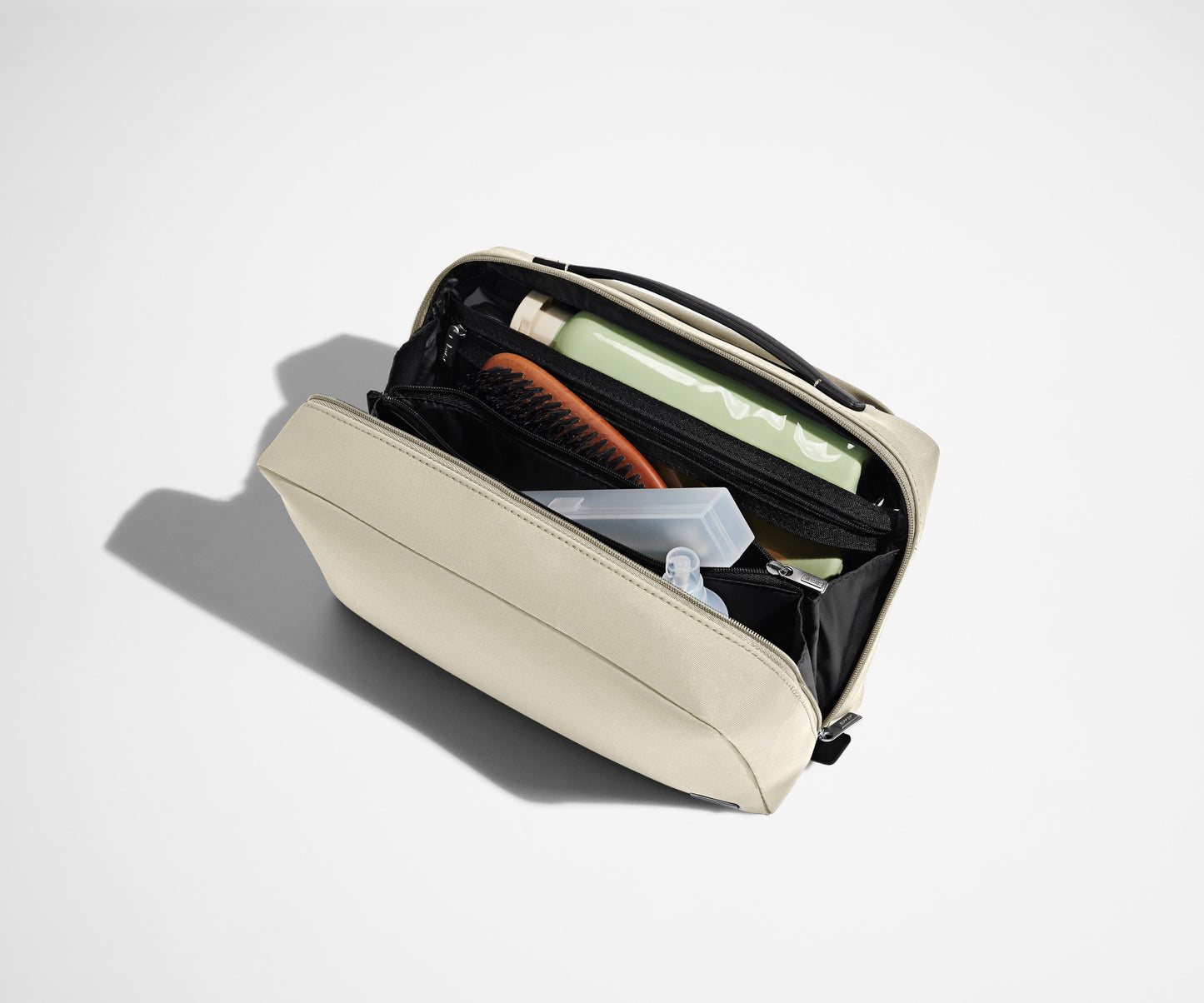 The Large Toiletry Bag in Salt White